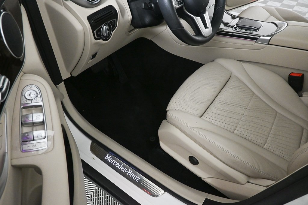 2022 Mercedes Benz GLC 300 photo 7