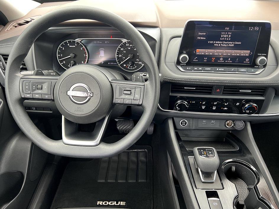 2023 Nissan Rogue S photo 17