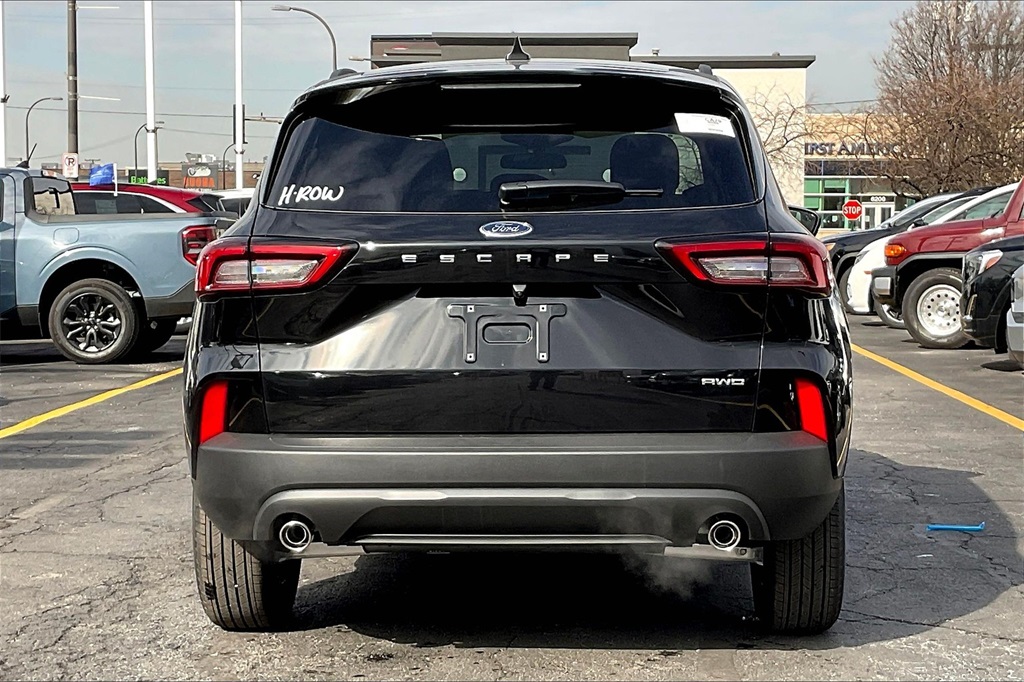 2025 Ford Escape ST-Line photo 4