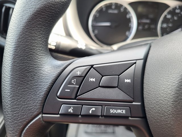 2025 Nissan Kicks Play S photo 18