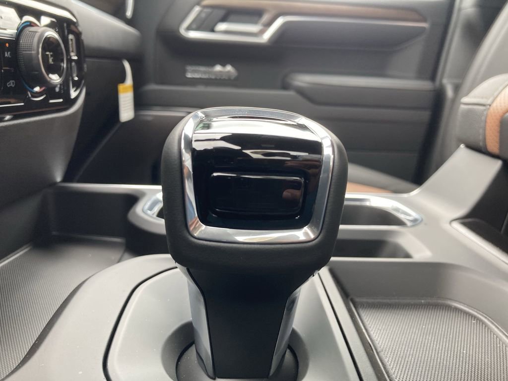 2026 Chevrolet Silverado 1500 High Country photo 24
