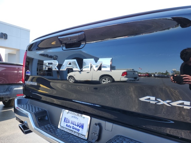 2025 Ram 1500 Laramie photo 8