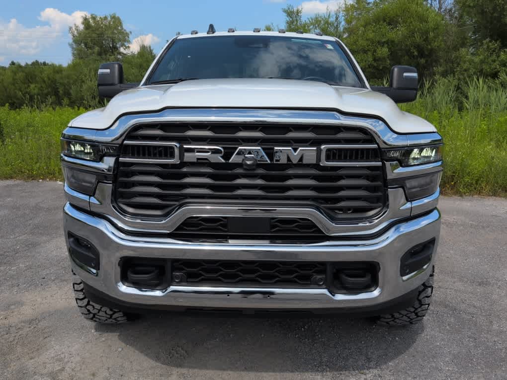 2025 Ram 3500 Tradesman photo 2