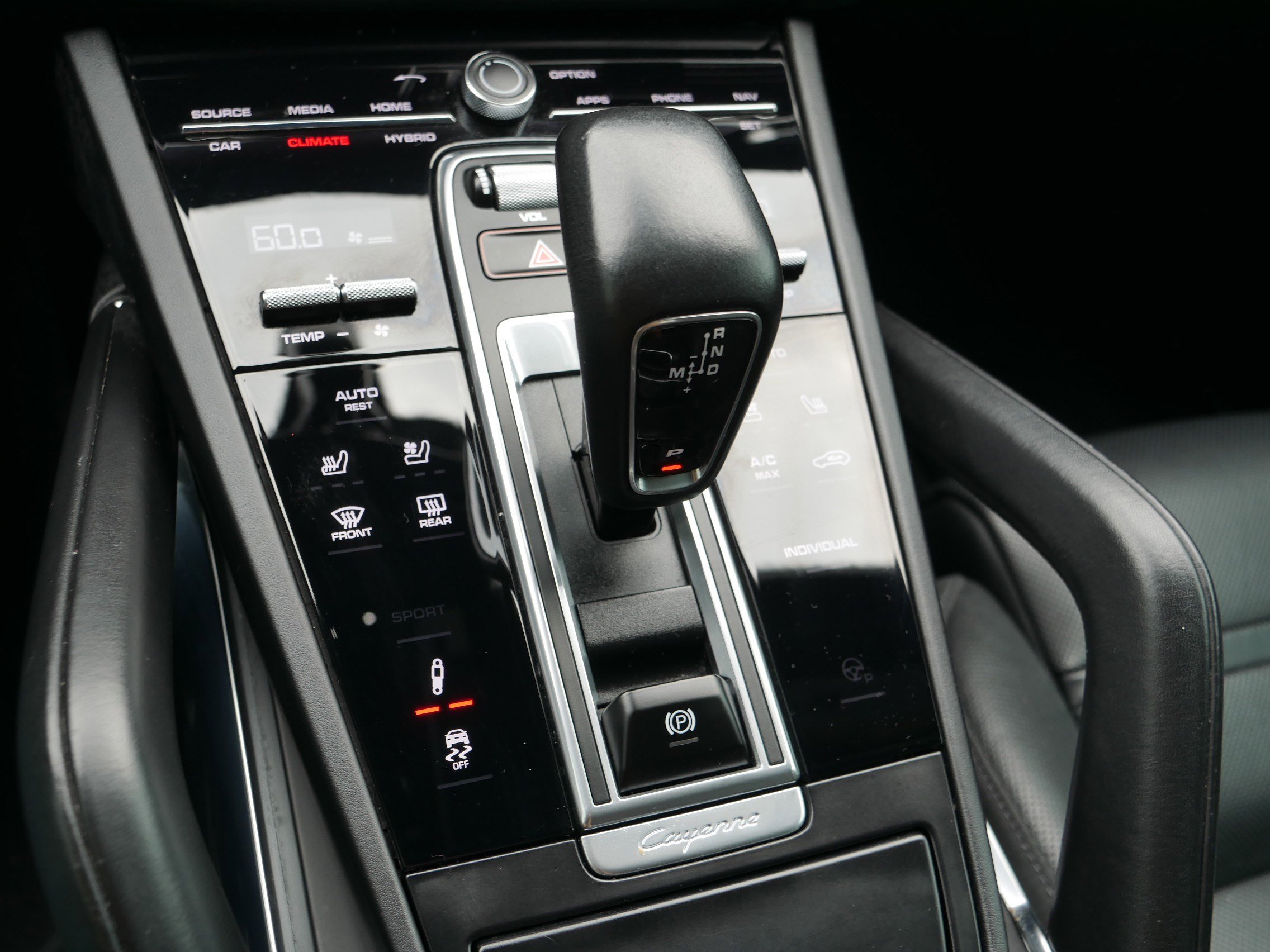 2020 Porsche Cayenne Turbo S E-Hybrid Coupe photo 23