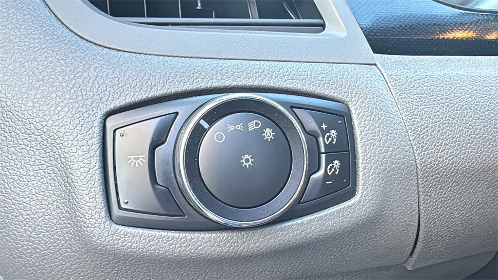 2013 Ford Edge SE photo 16