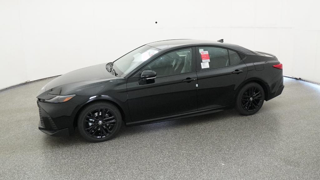 2025 Toyota Camry SE photo 7