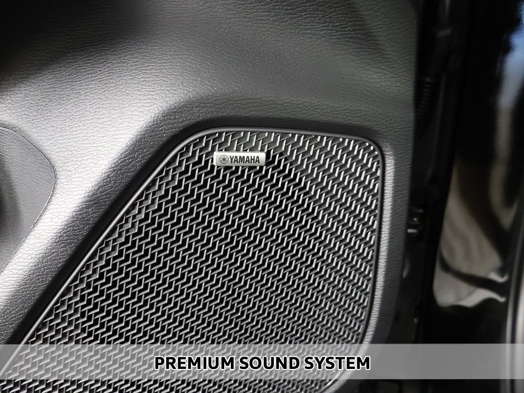 2025 Mitsubishi Outlander SE photo 3