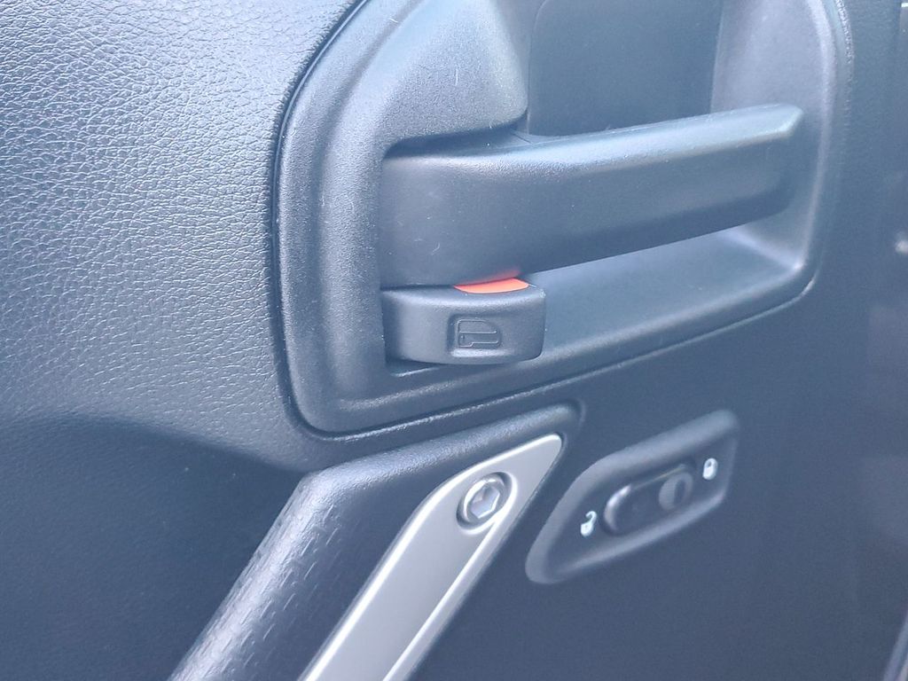 2018 Jeep Wrangler Sahara photo 35
