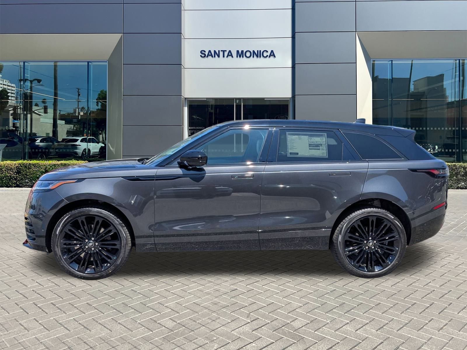 2026 Land Rover Range Rover Velar SE photo 4