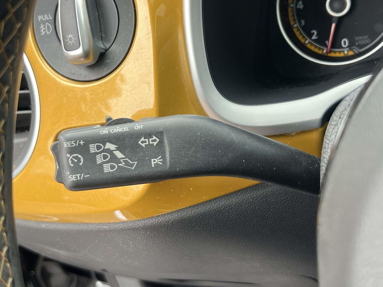 2016 Volkswagen Beetle 1.8T Dune photo 17