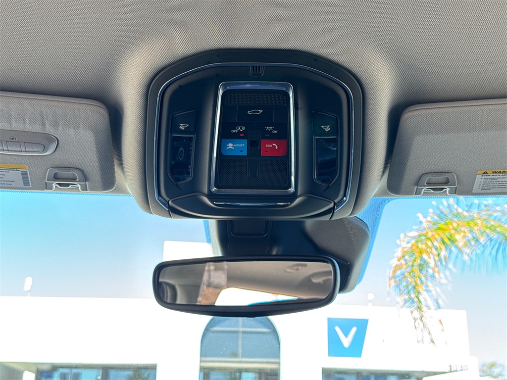 2023 Jeep Grand Cherokee Limited photo 21