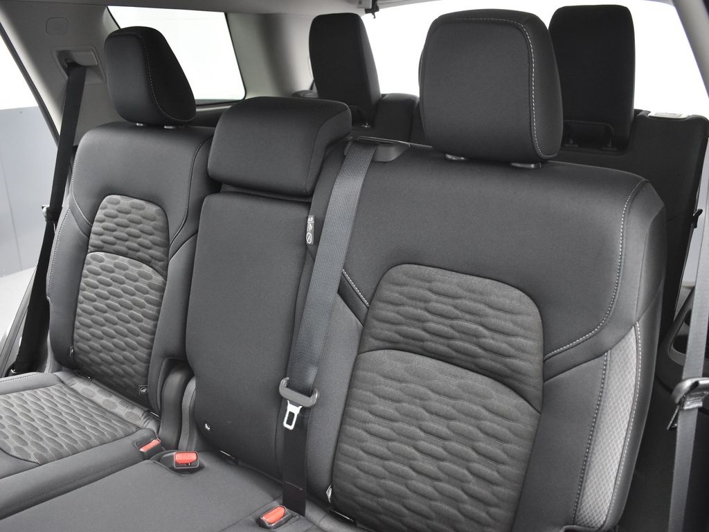 2025 Nissan Pathfinder S photo 17