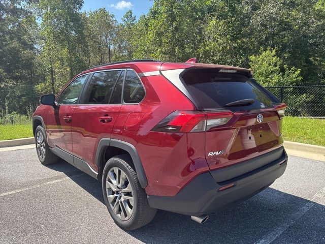2022 Toyota RAV4 XLE Premium photo 3