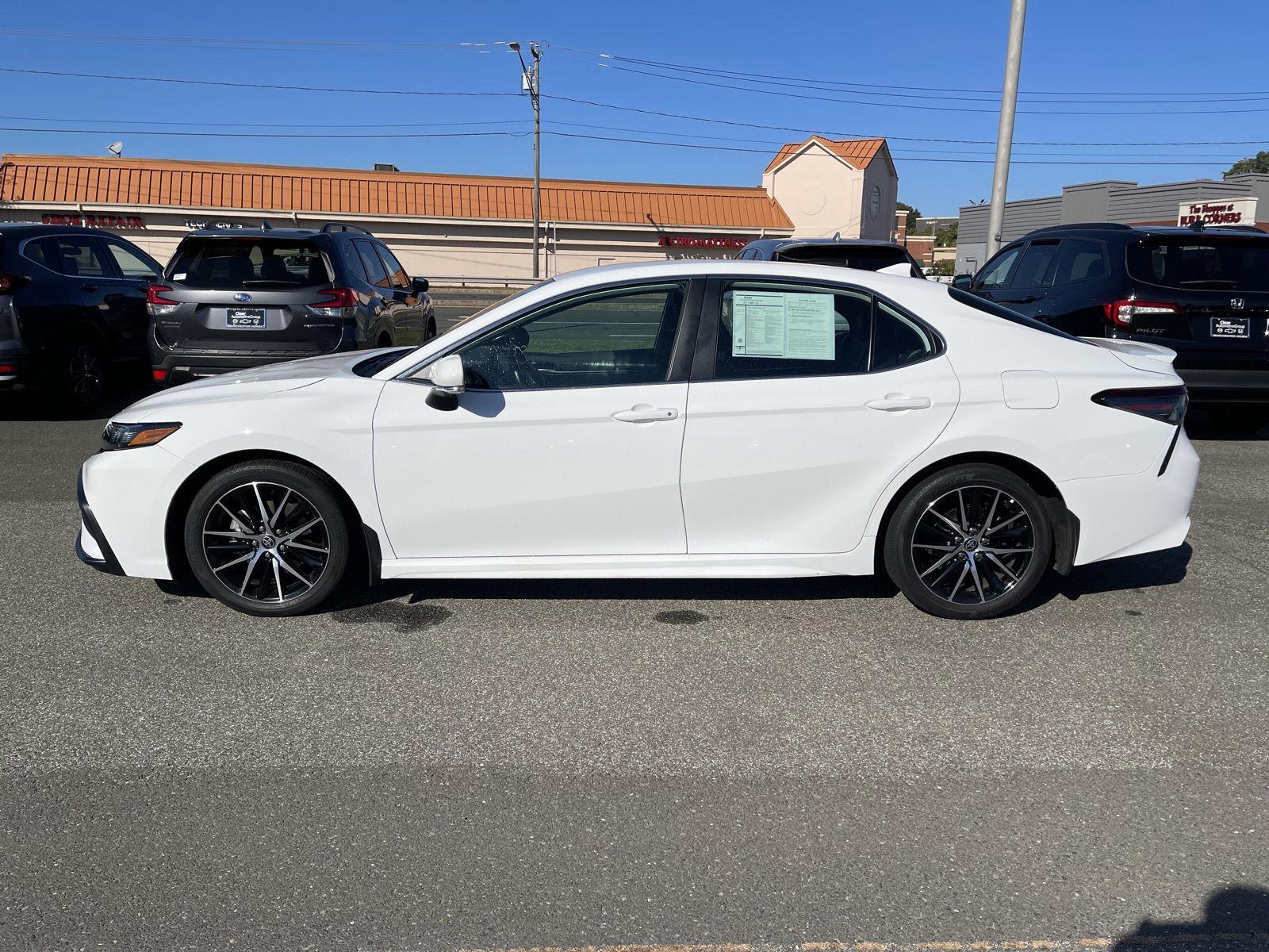 2024 Toyota Camry SE photo 13