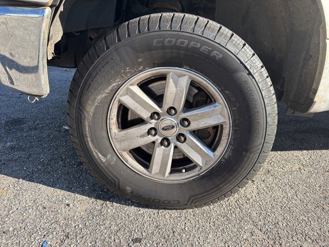 2015 Ford F-150 XLT photo 4