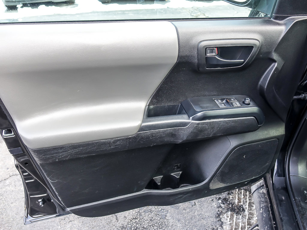 2022 TOYOTA TACOMA - Image 17