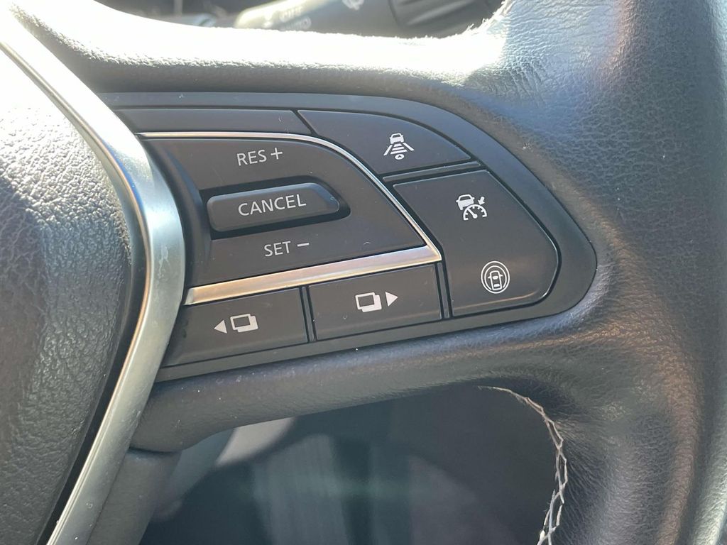 2022 Infiniti Q50 LUXE photo 17