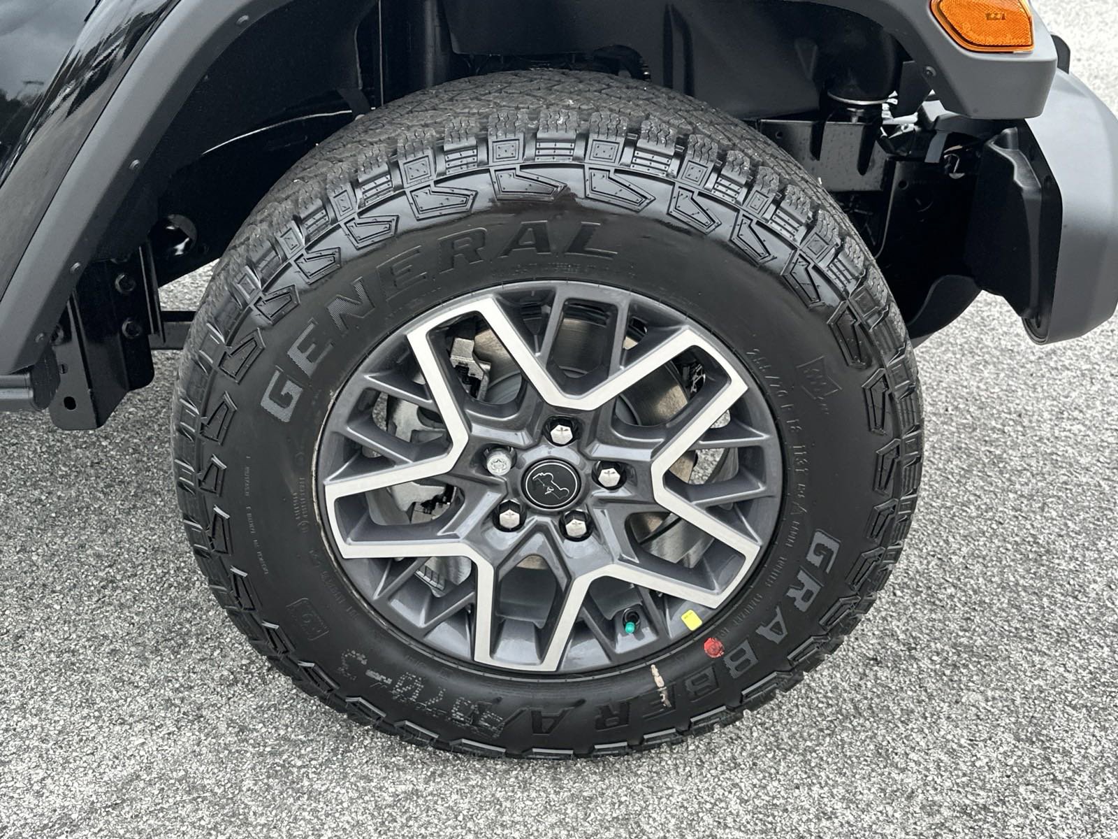 2025 Jeep Wrangler Sahara photo 13