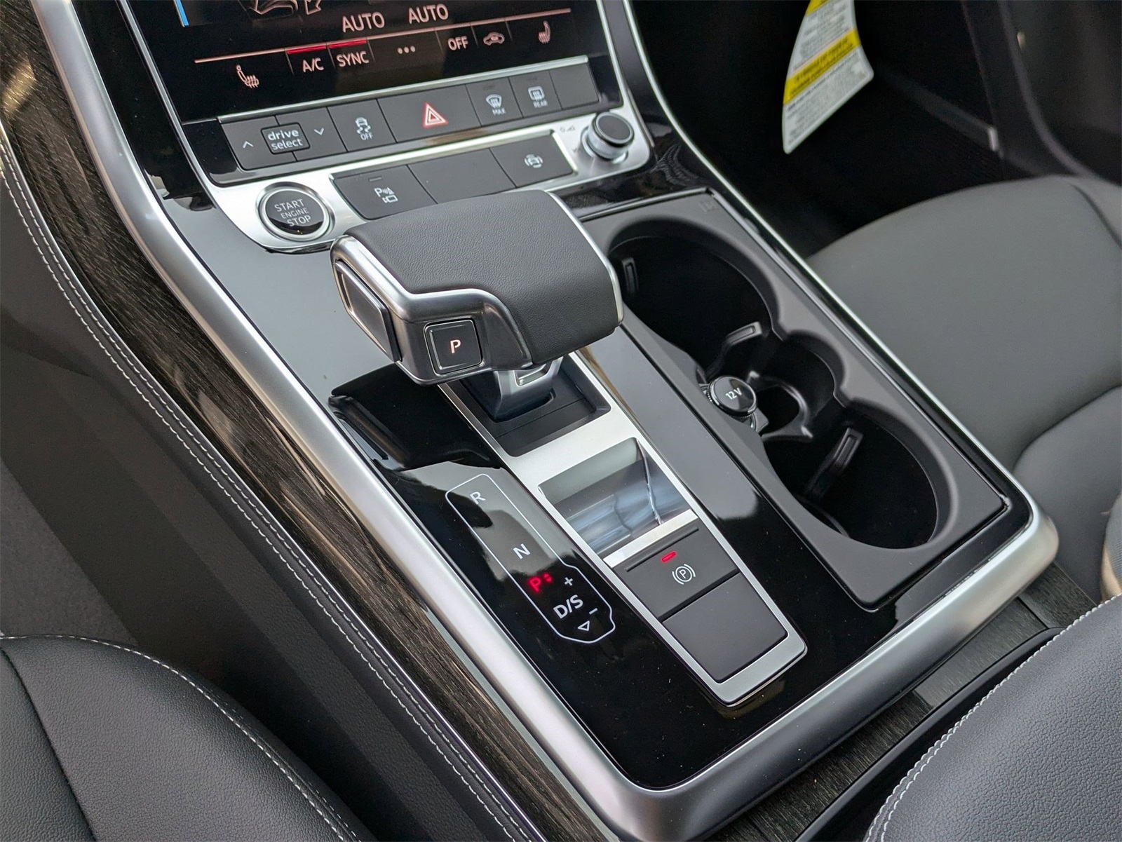2025 Audi Q7 55 Premium Plus photo 7