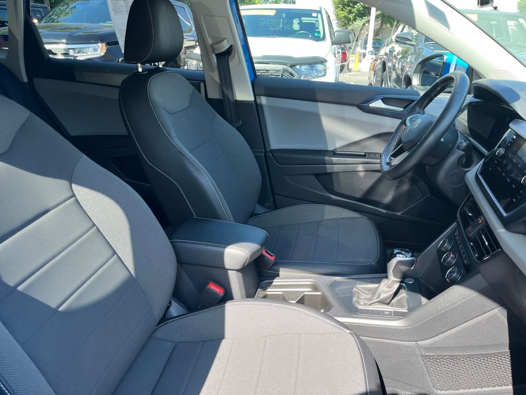 2022 Volkswagen Taos SE photo 27