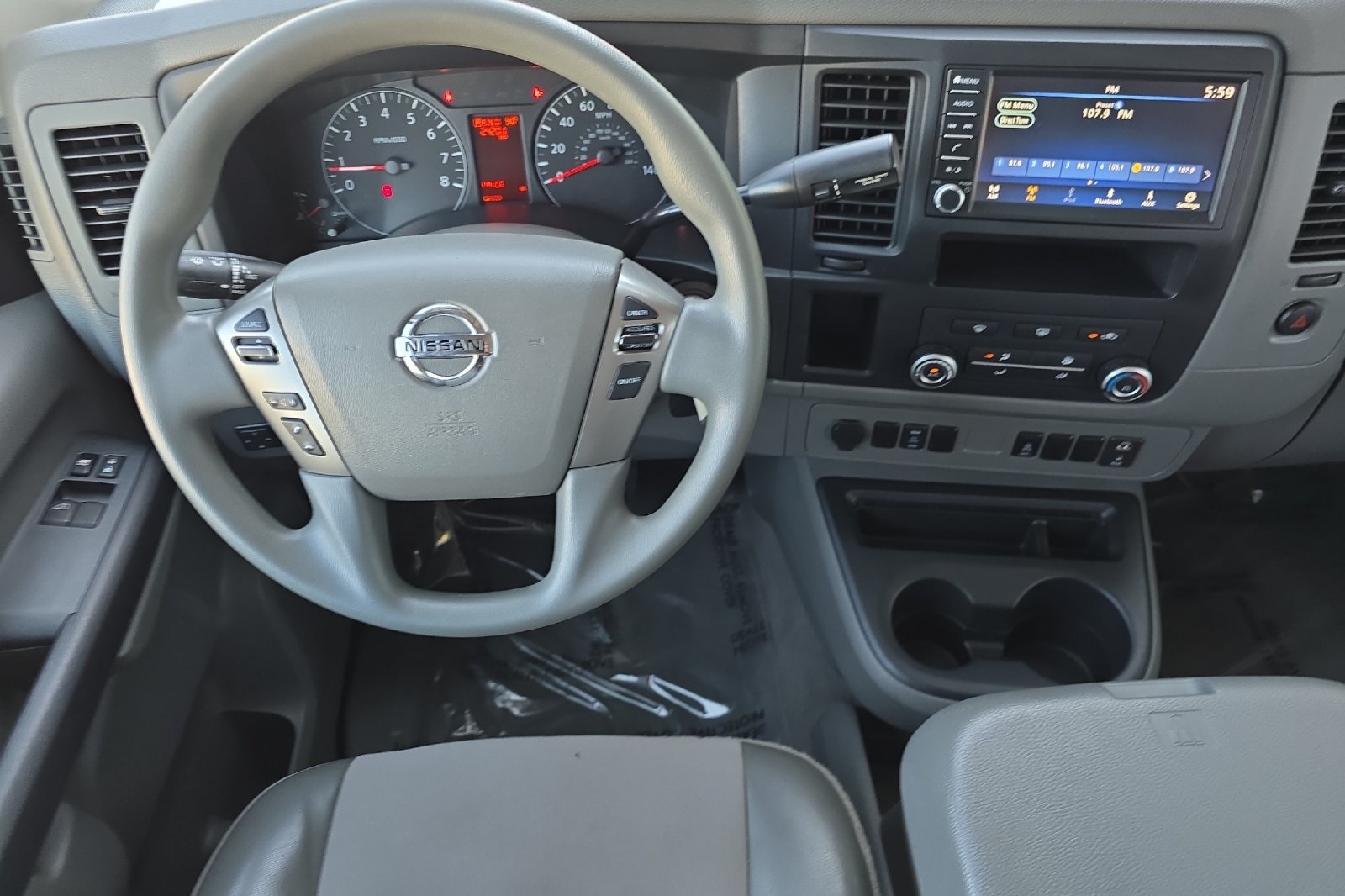 2020 Nissan NV3500 photo 10