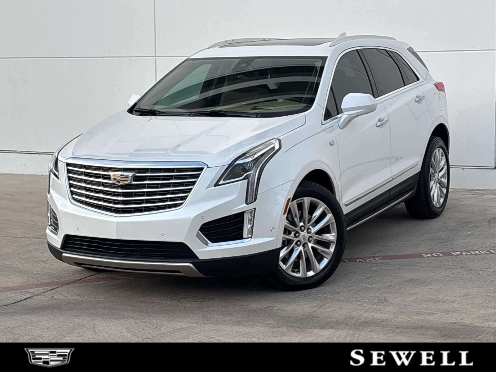 2018 Cadillac XT5 Platinum's photo