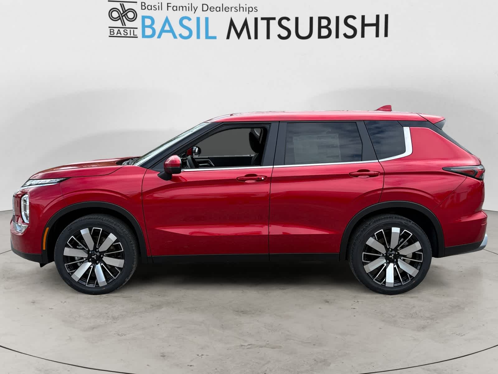 2025 Mitsubishi Outlander SE Ralliart photo 2