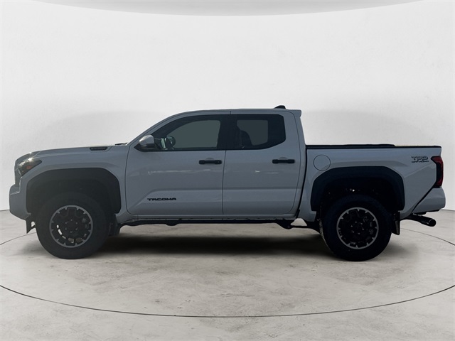 2024 Toyota Tacoma TRD photo 2