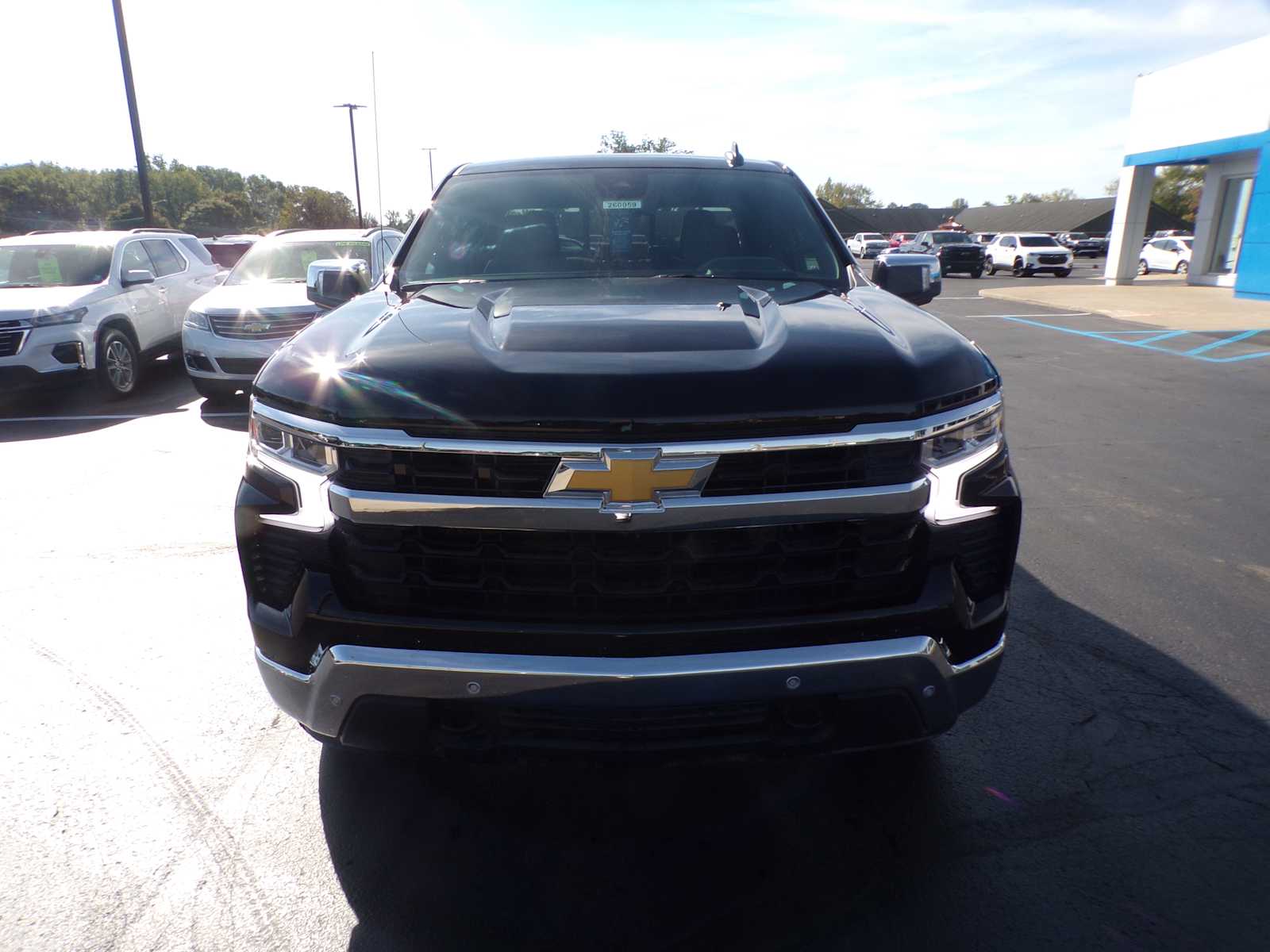 2026 Chevrolet Silverado 1500 LT photo 4