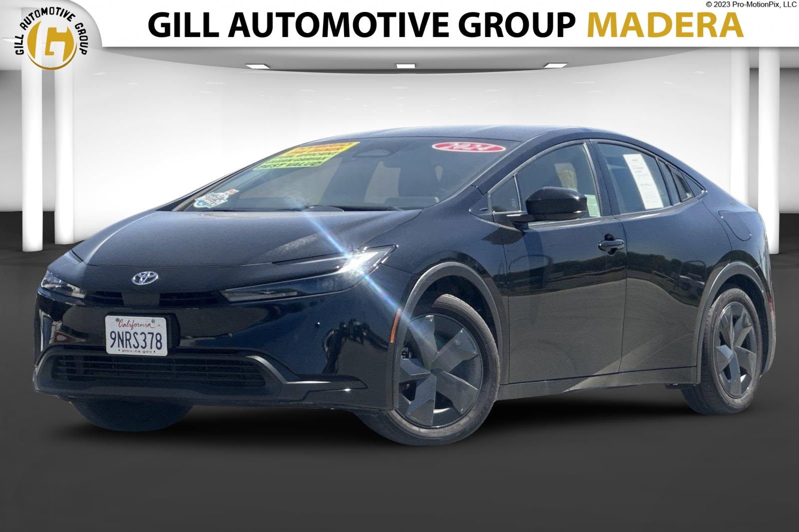 2024 Toyota Prius LE's photo