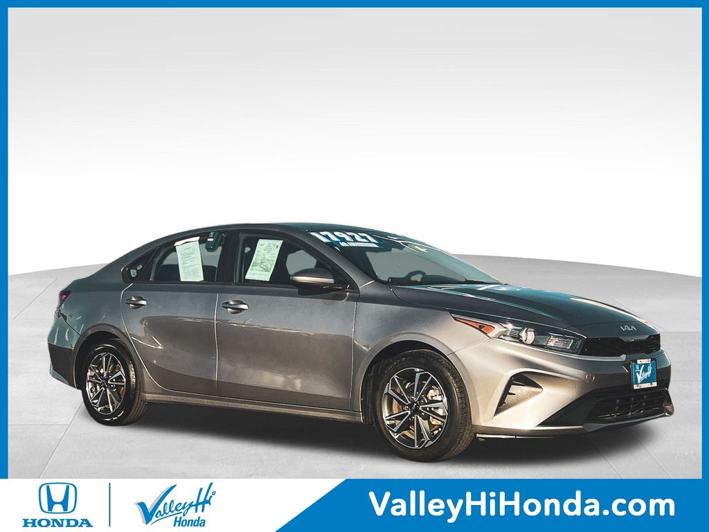 2023 Kia Forte LXS's photo