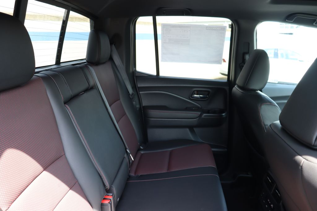 2025 Honda Ridgeline Black Edition photo 13