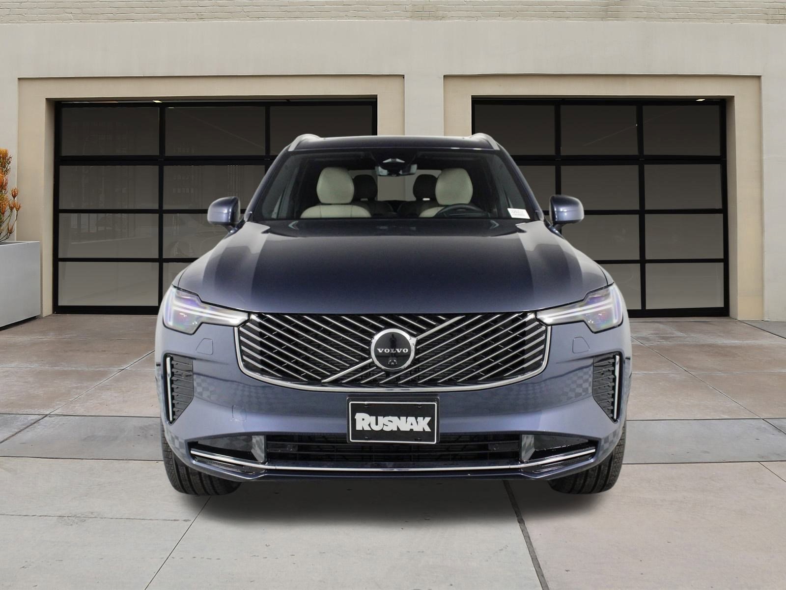 2026 Volvo XC90 B5 photo 2