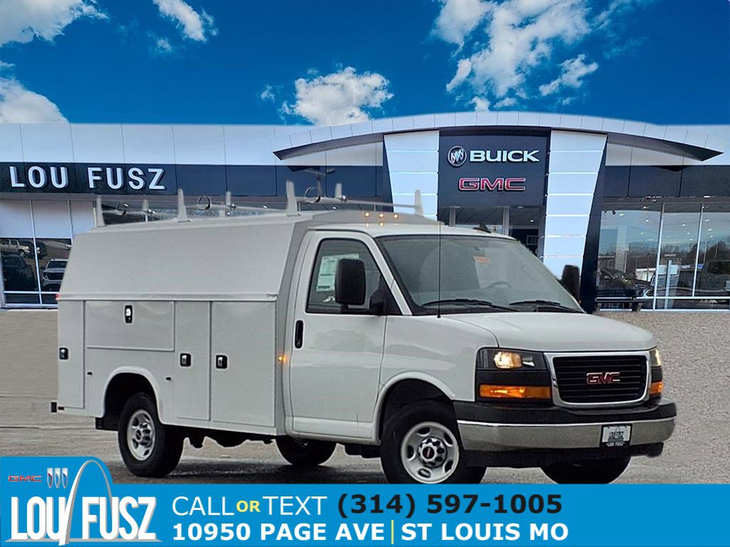 2025 GMC Savana Cutaway Work Van's photo