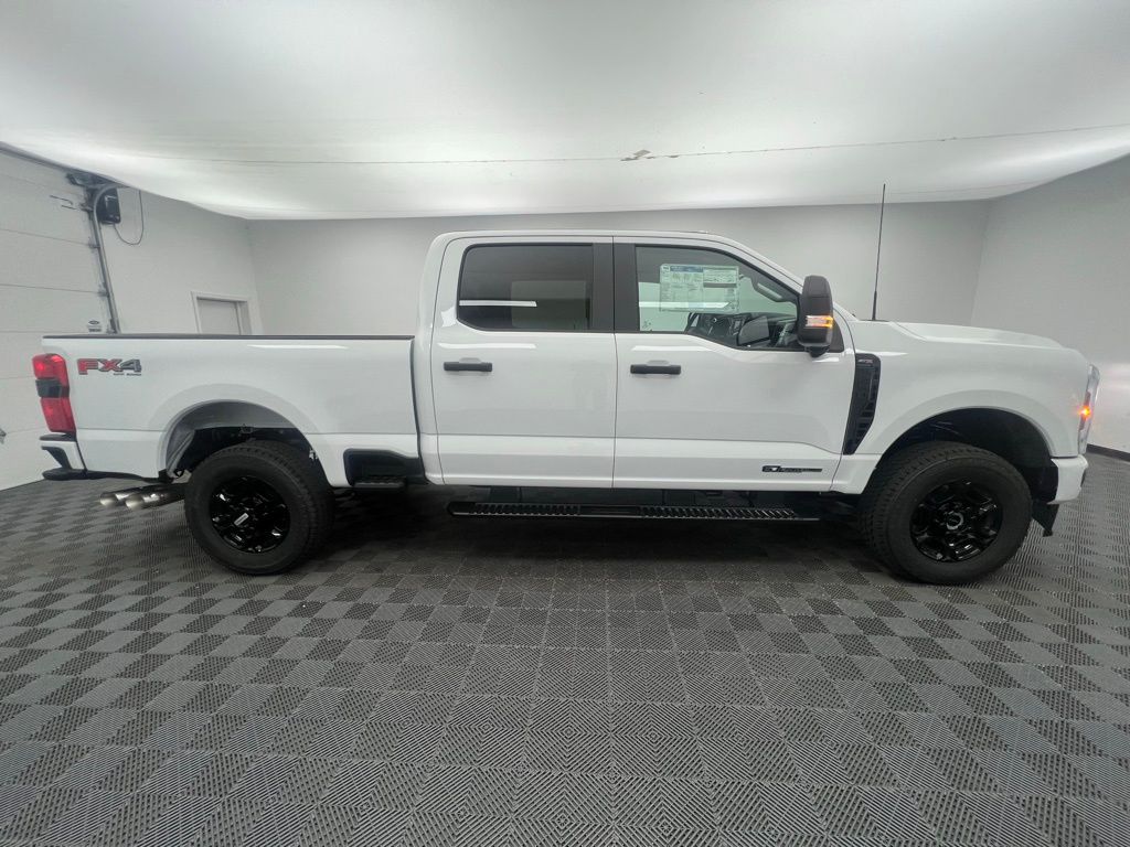 2025 Ford F-250 photo 11