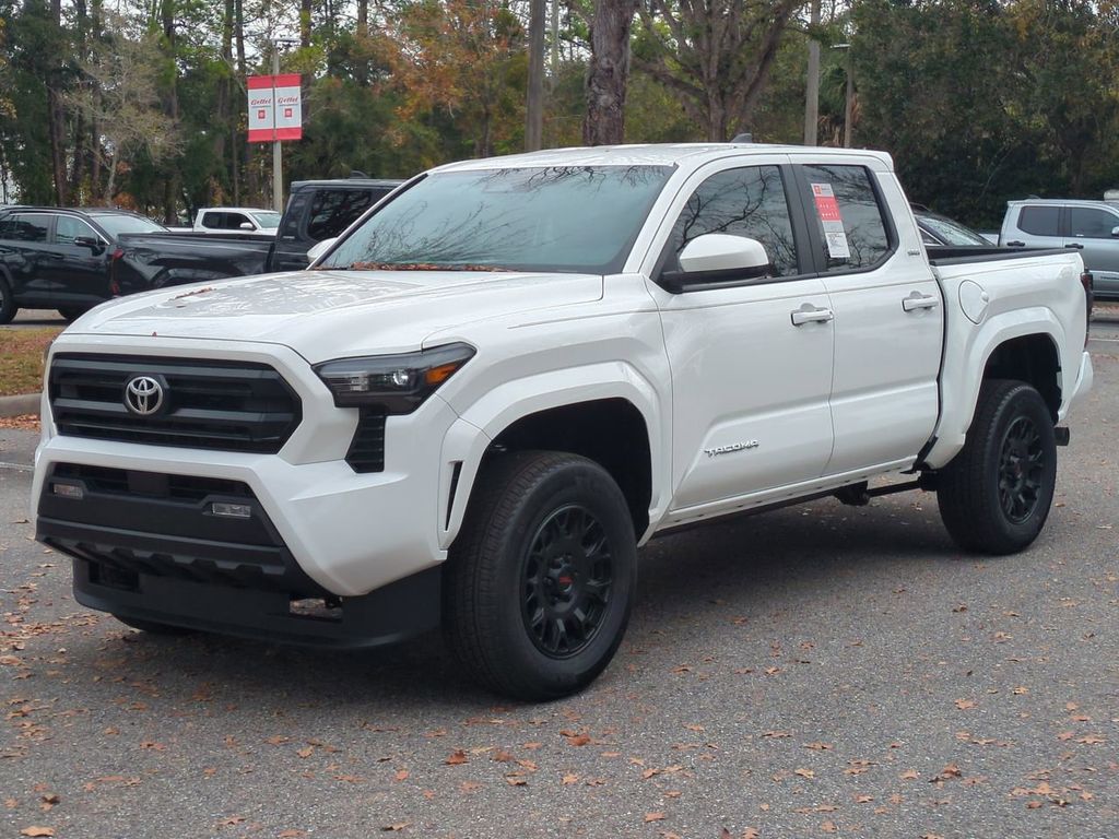 2025 Toyota Tacoma SR5's photo