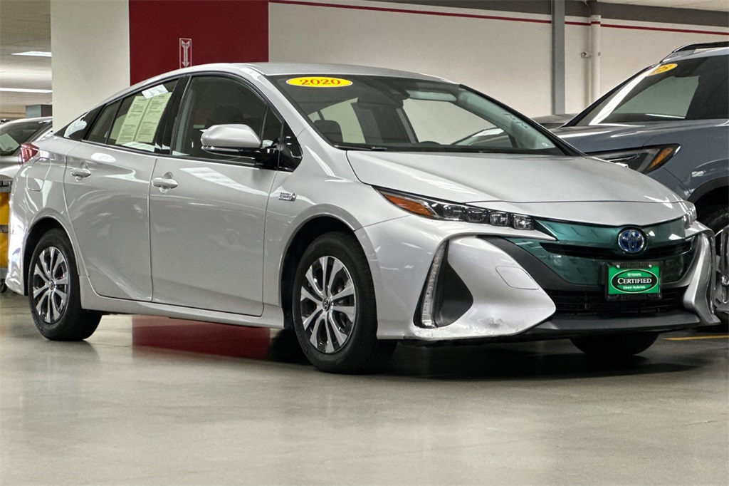 2020 Toyota Prius Prime XLE photo 2
