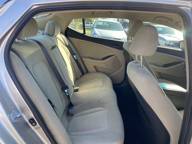 2011 Kia Optima LX photo 21