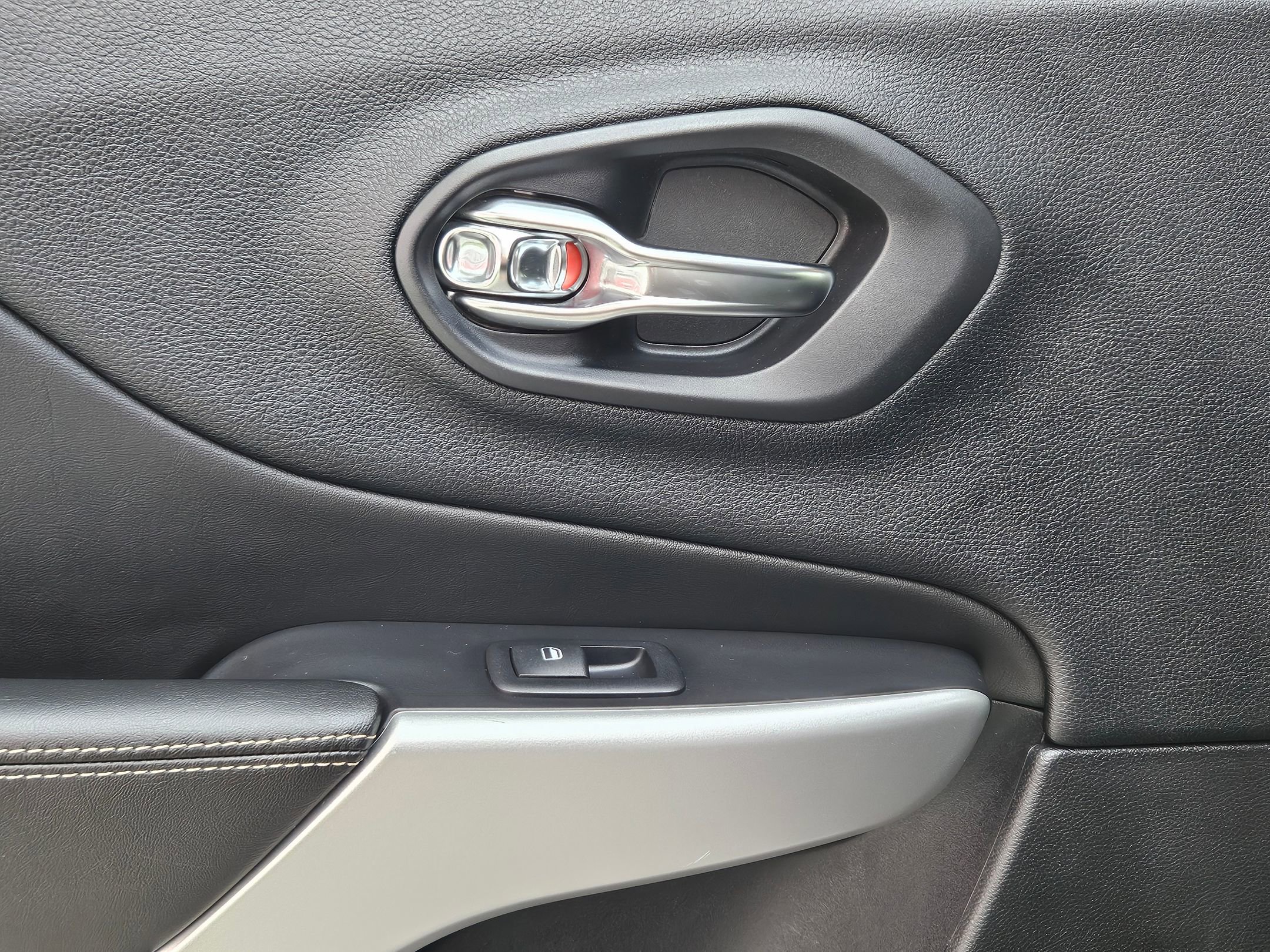 2018 Jeep Cherokee Latitude photo 21