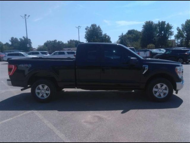 2022 Ford F-150 XLT photo 2