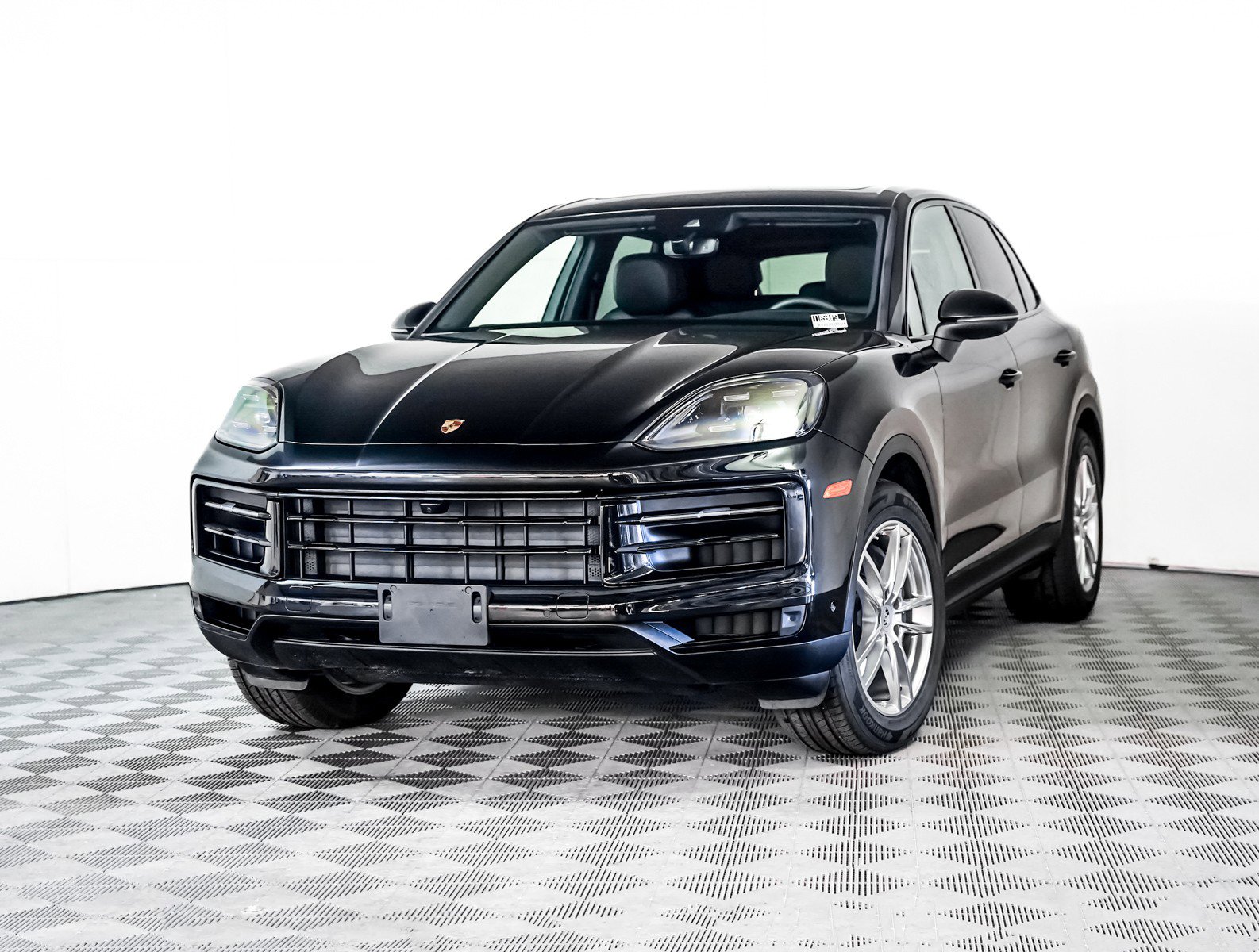 2025 Porsche Cayenne Base's photo
