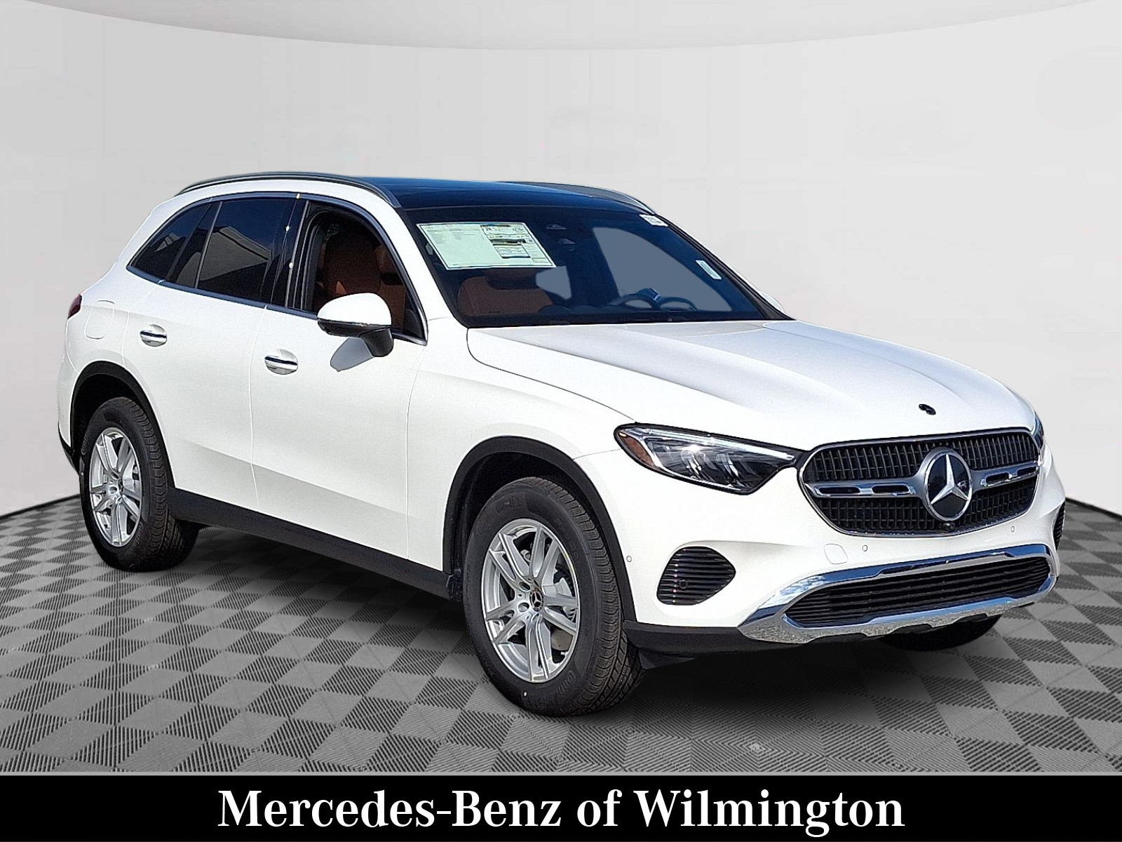 2025 Mercedes-Benz GLC Base's photo
