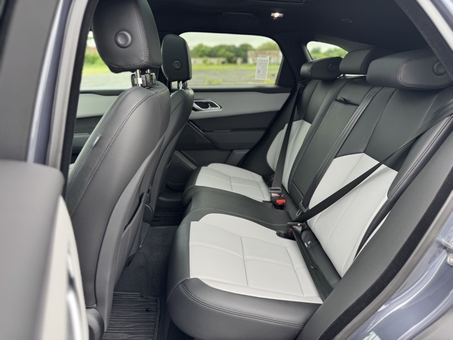 2026 Land Rover Range Rover Velar SE photo 8