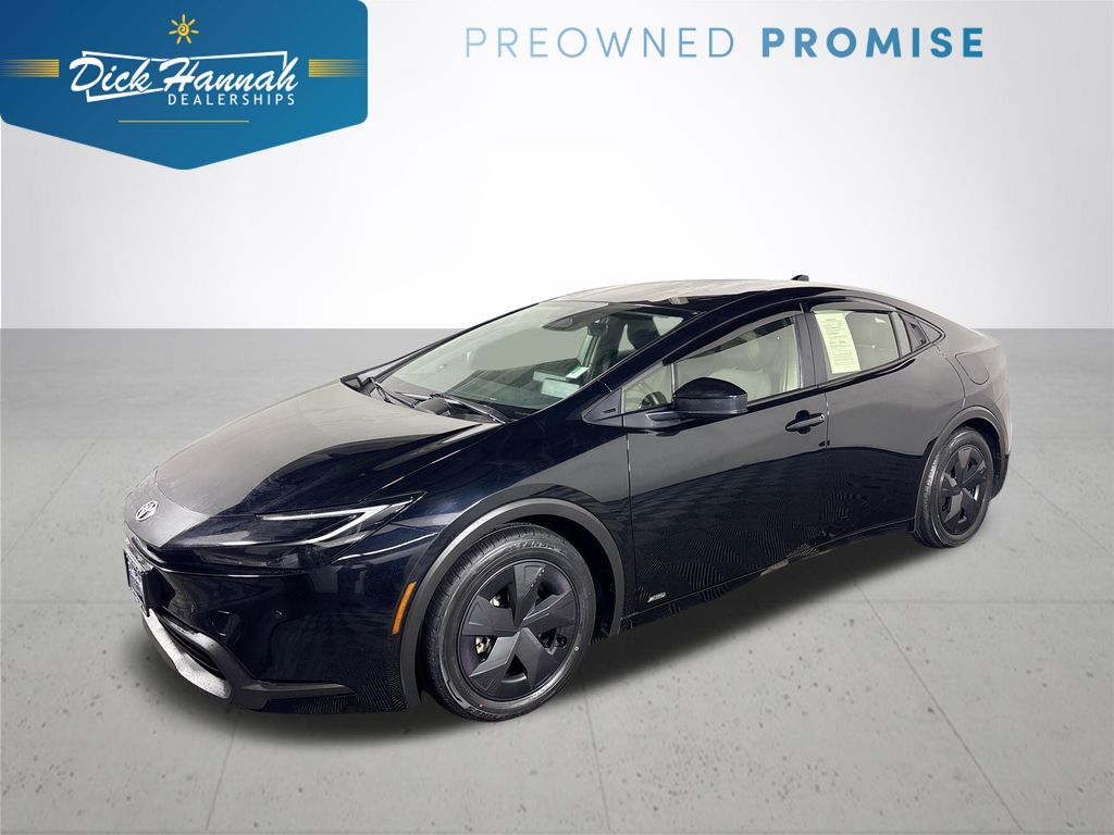 2023 Toyota Prius LE's photo