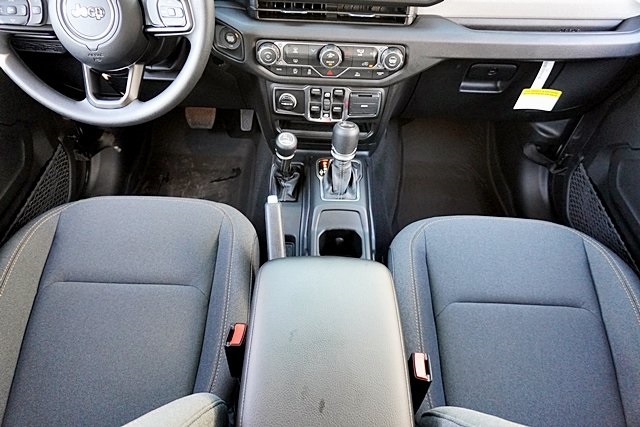 New 2026 Granite Crystal Metallic Clear-Coat Exterior Paint Jeep Sport image 25