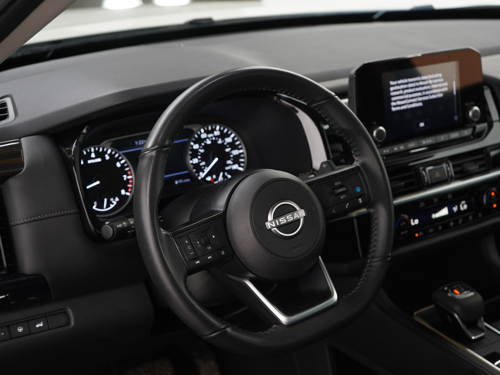 2024 Nissan Pathfinder SV photo 18
