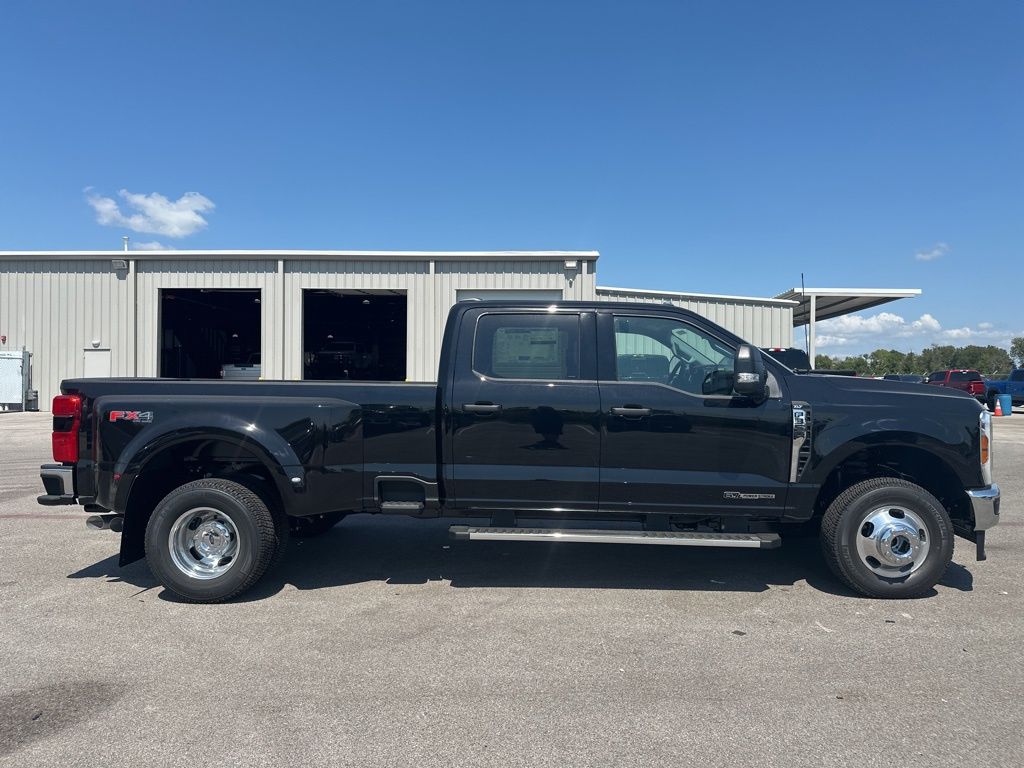 2026 Ford F-350 XLT photo 8