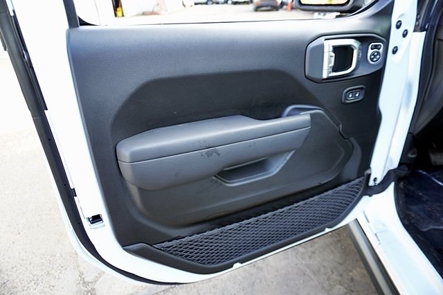 2025 Jeep Wrangler Rubicon 4xe photo 21