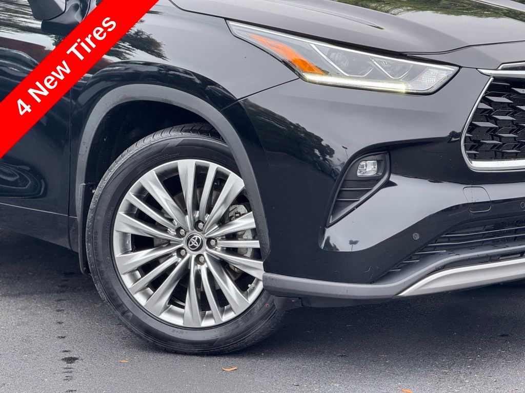 2024 Toyota Highlander Platinum photo 3