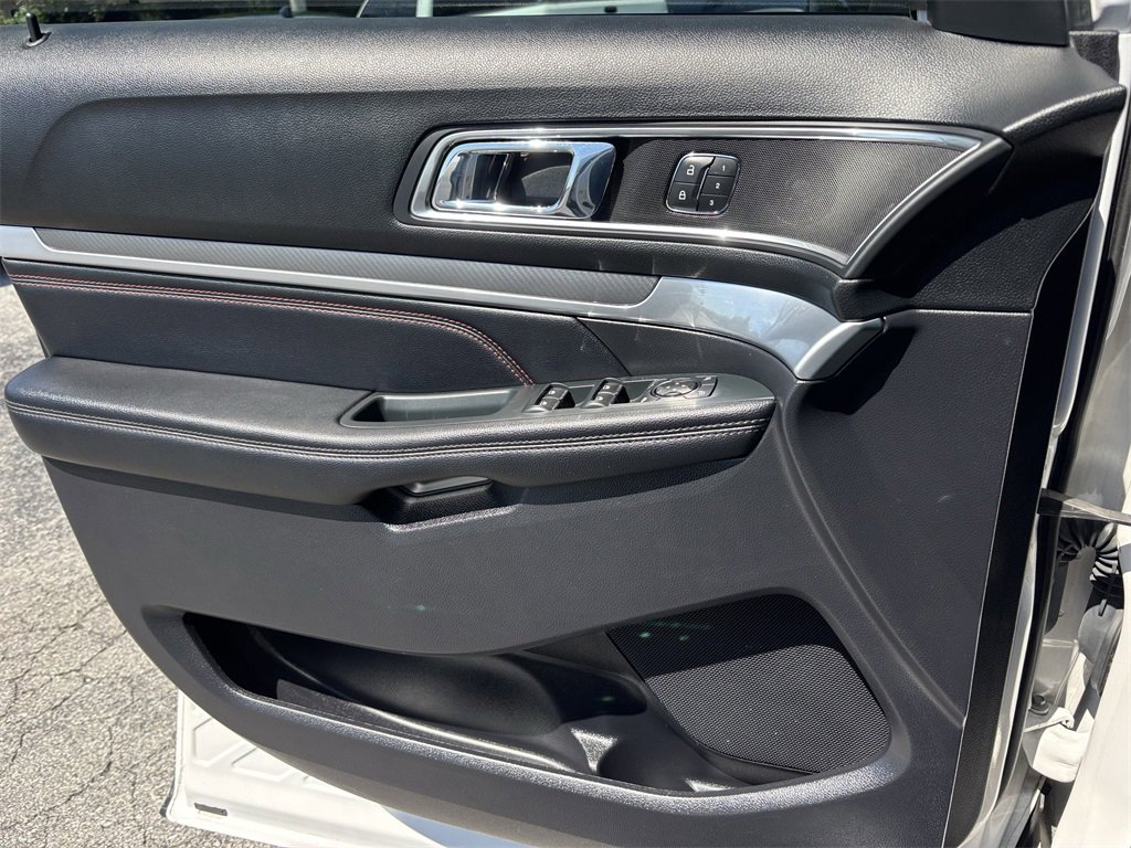 2018 Ford Explorer Sport photo 13